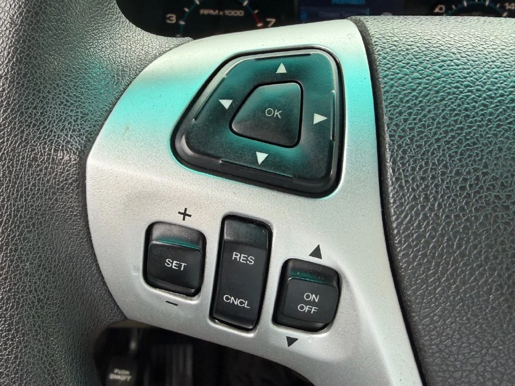 Used 2012 Blue Ford Base image 27