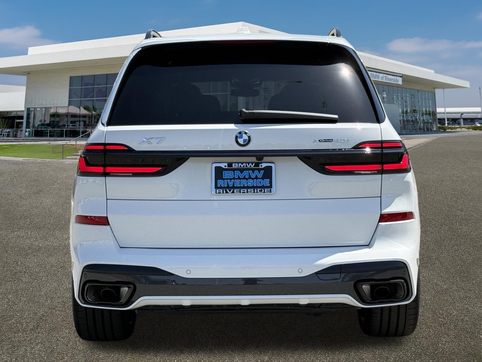 New 2027 Alpine White BMW xDrive40i image 9