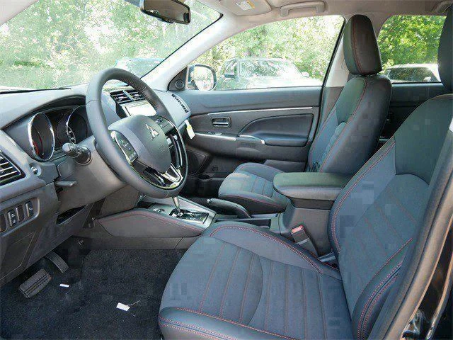 2025 Mitsubishi Outlander Sport SE - Photo 4
