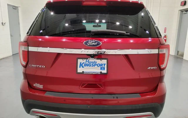 Used 2017 Red Ford Limited image 5