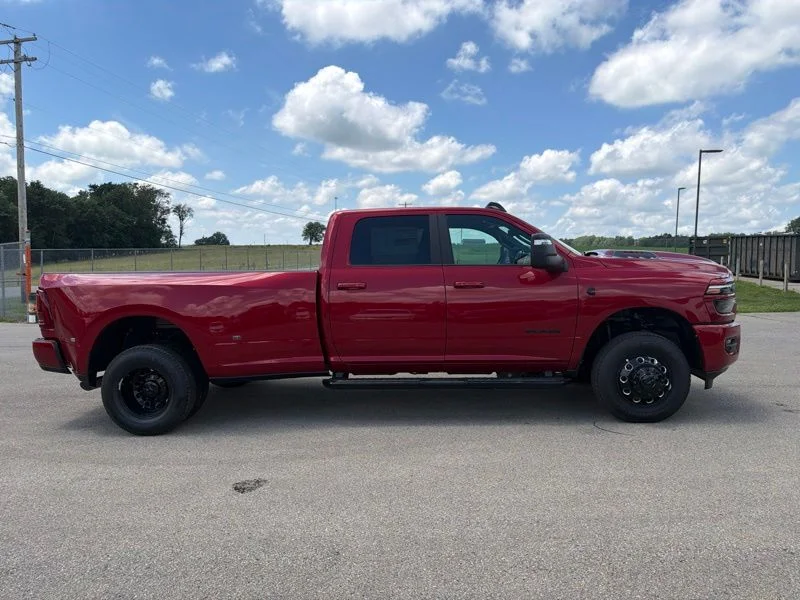 New 2026 Molten Red Pearl-Coat Exterior Paint RAM Laramie image 2