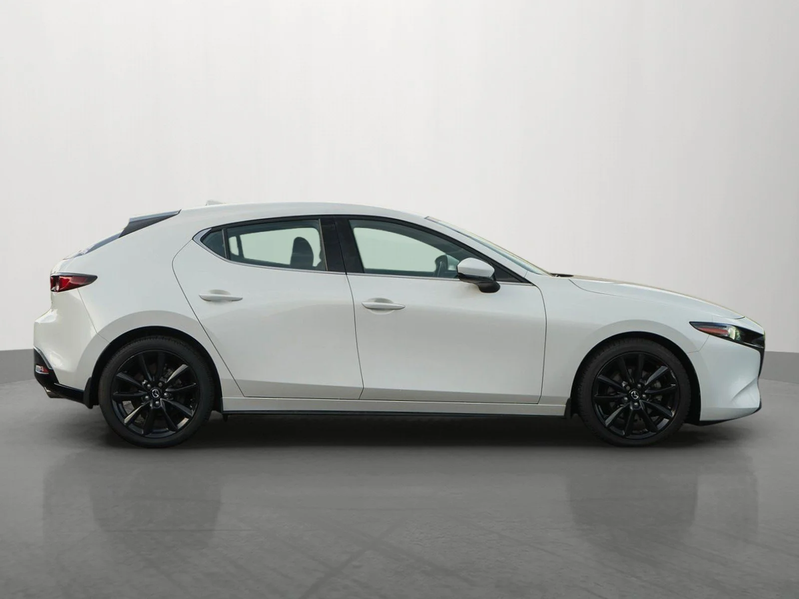 Used 2020 Snowflake White Pearl Mica Mazda Premium image 9