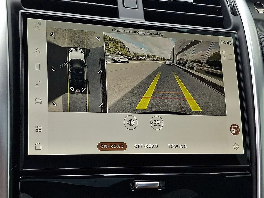 New 2026 Black Land Rover Dynamic SE image 16