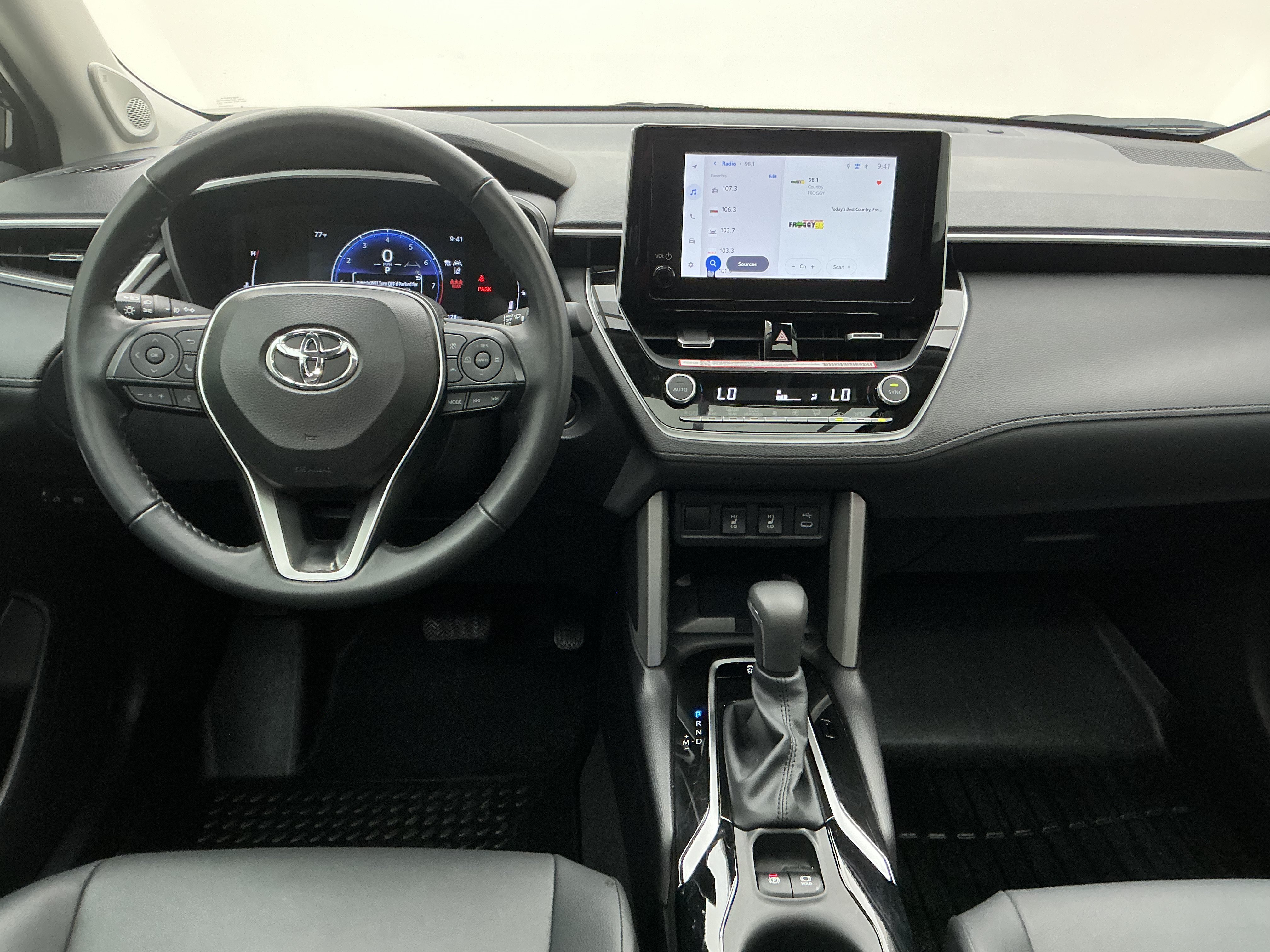 2025 Toyota Corolla Cross XLE - Photo 20