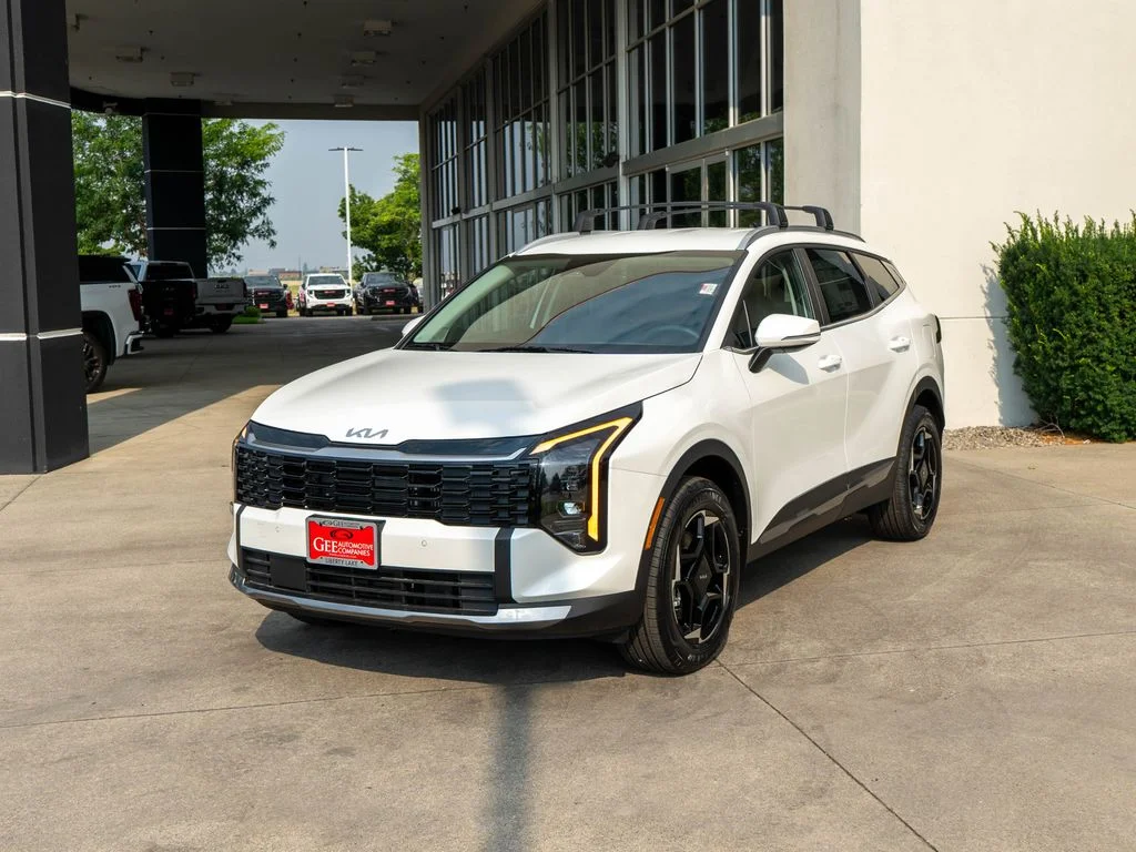 New 2026 Snow White Pearl Kia EX image 3