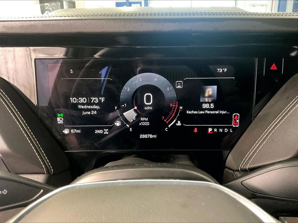 Used 2025 White GMC Elevation image 26