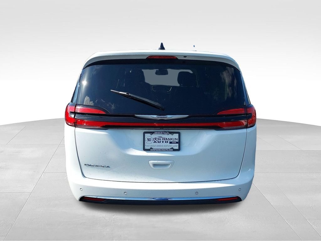 Used 2023 White Chrysler Touring L image 4