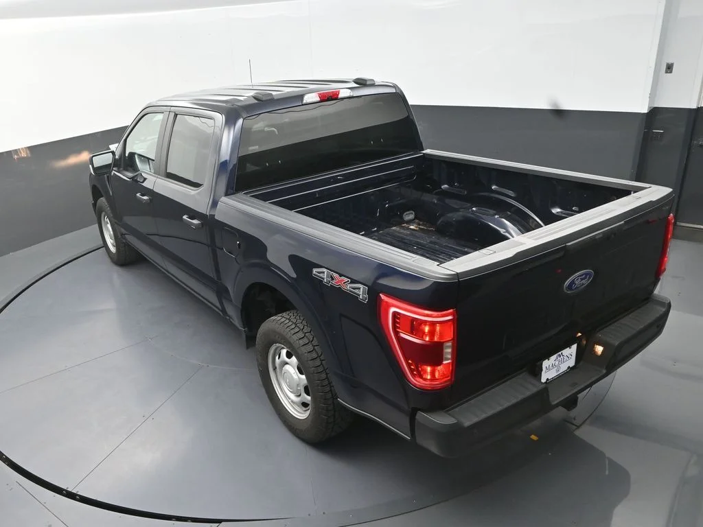Used 2021 Blue Ford XL image 17