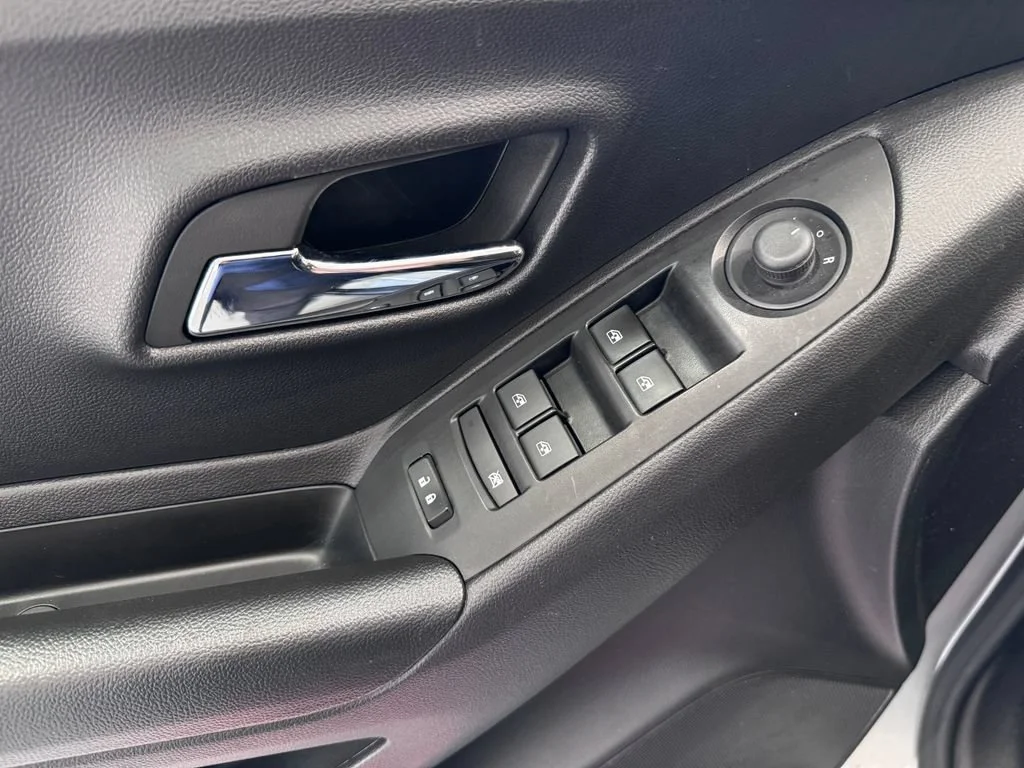 2022 Chevrolet Trax LT - Photo 24