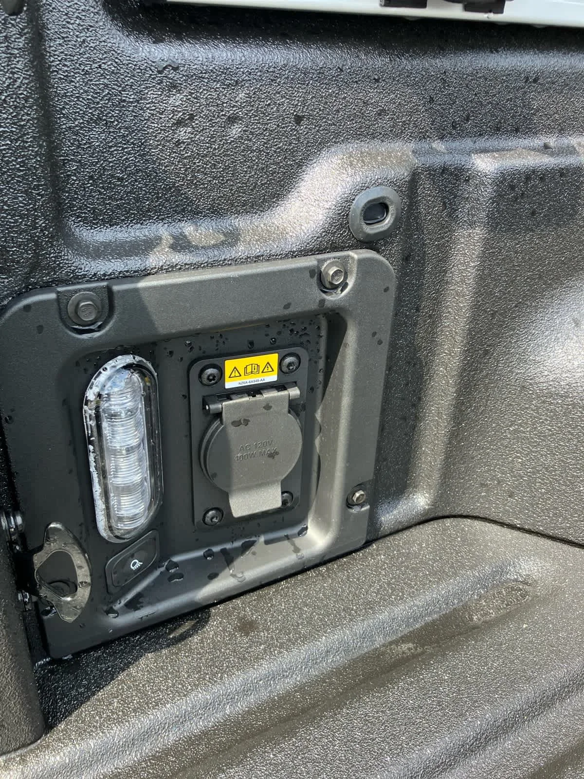 New 2026 Carbonized Gray Metallic Ford LARIAT image 24
