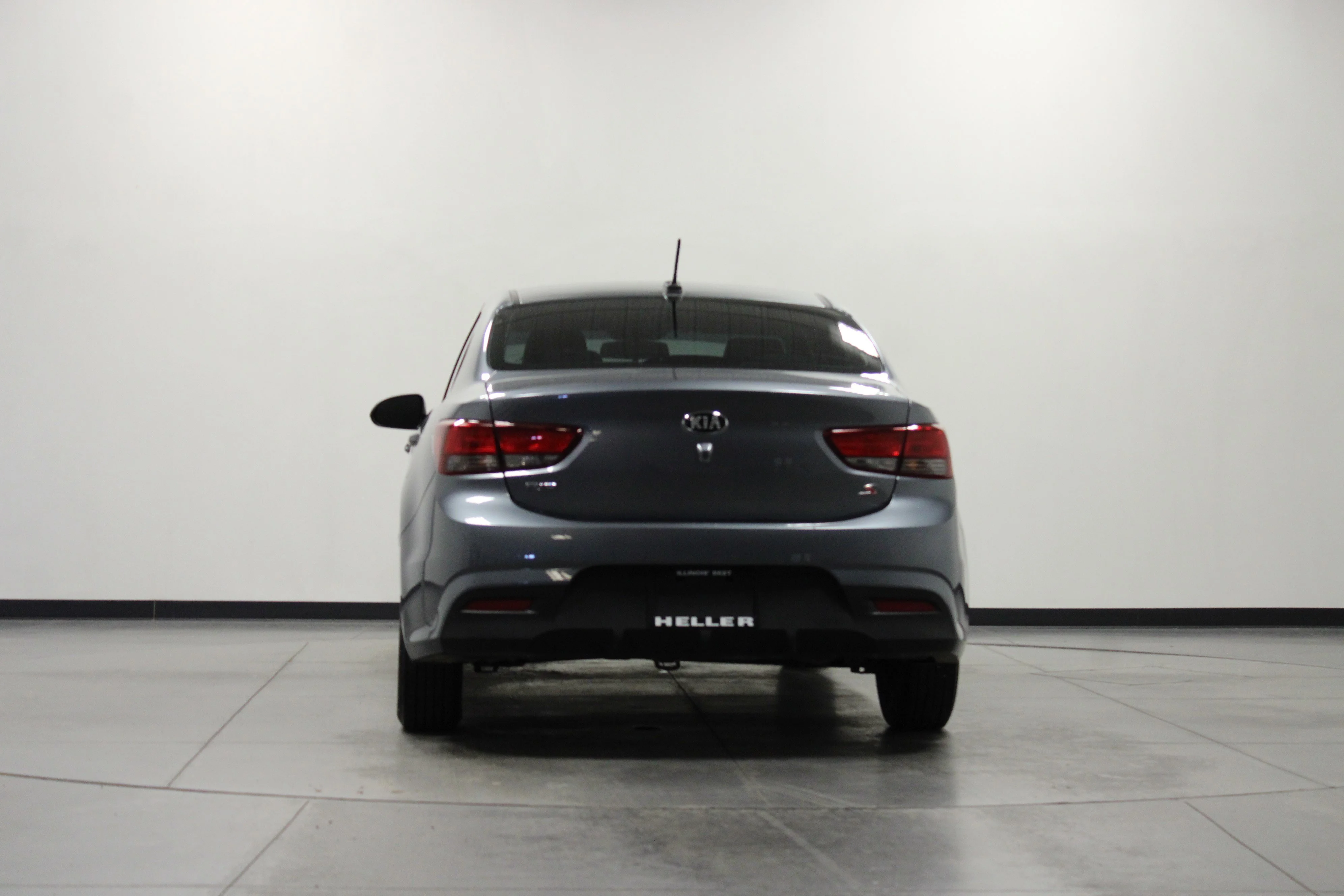 Used 2020 Phantom Gray Kia S image 5