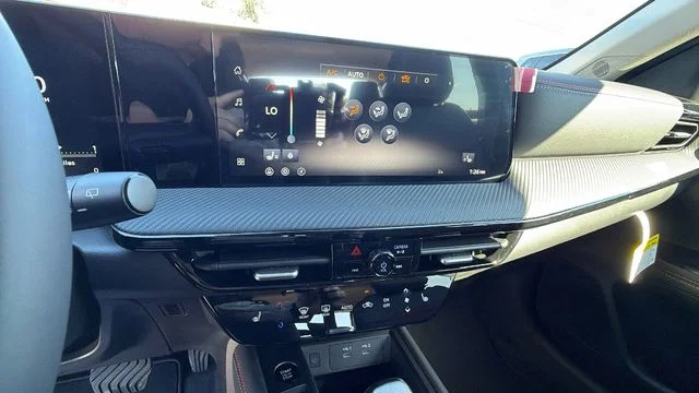 2026 Nissan KICKS SR - Photo 24