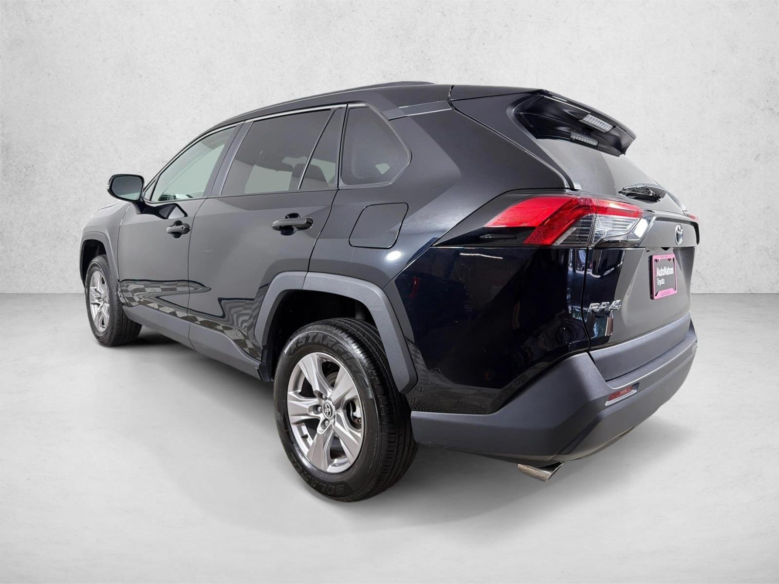 Used 2025 Midnight Black Metallic Toyota XLE image 5