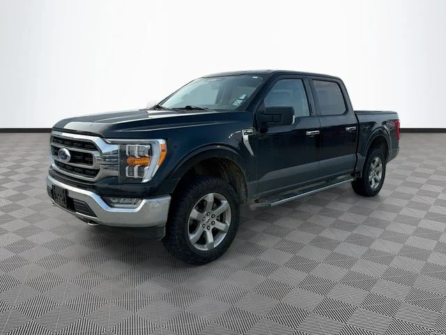 Used 2021 Black Ford XLT image 3