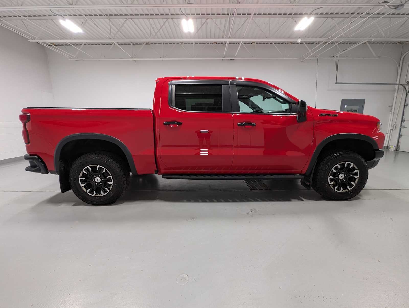 2023 Chevrolet Silverado 1500 ZR2 - Photo 7