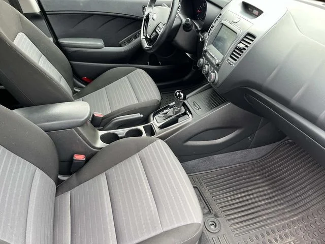 Used 2018 Blue Kia S image 21