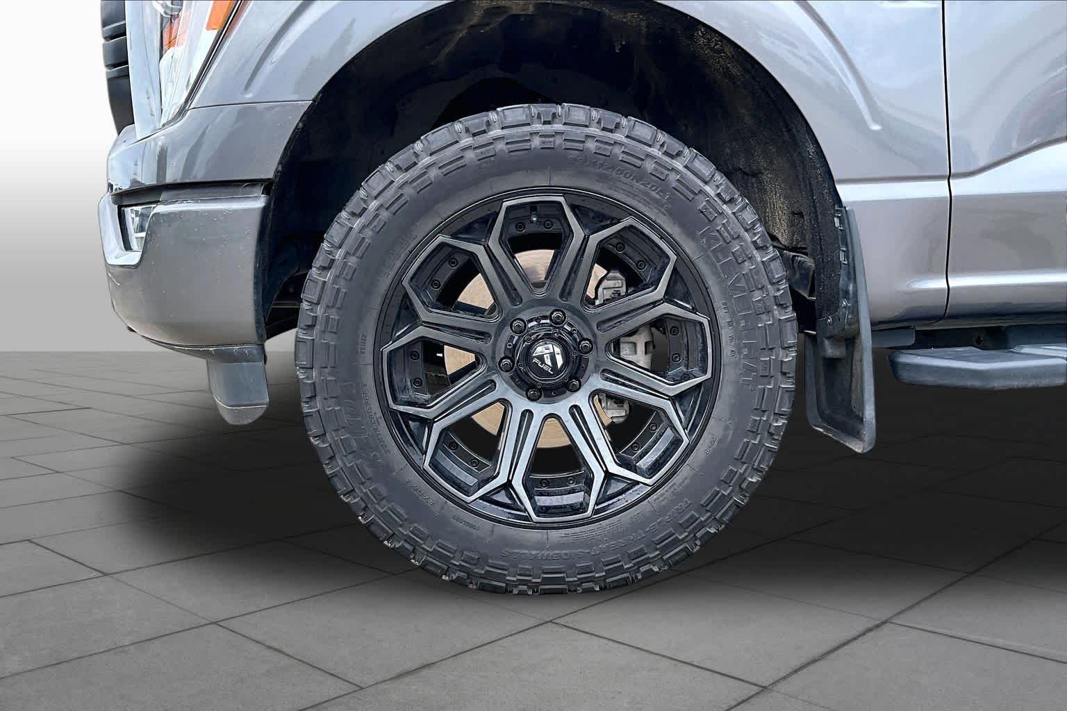 Used 2021 Carbonized Gray Metallic Ford XLT image 11