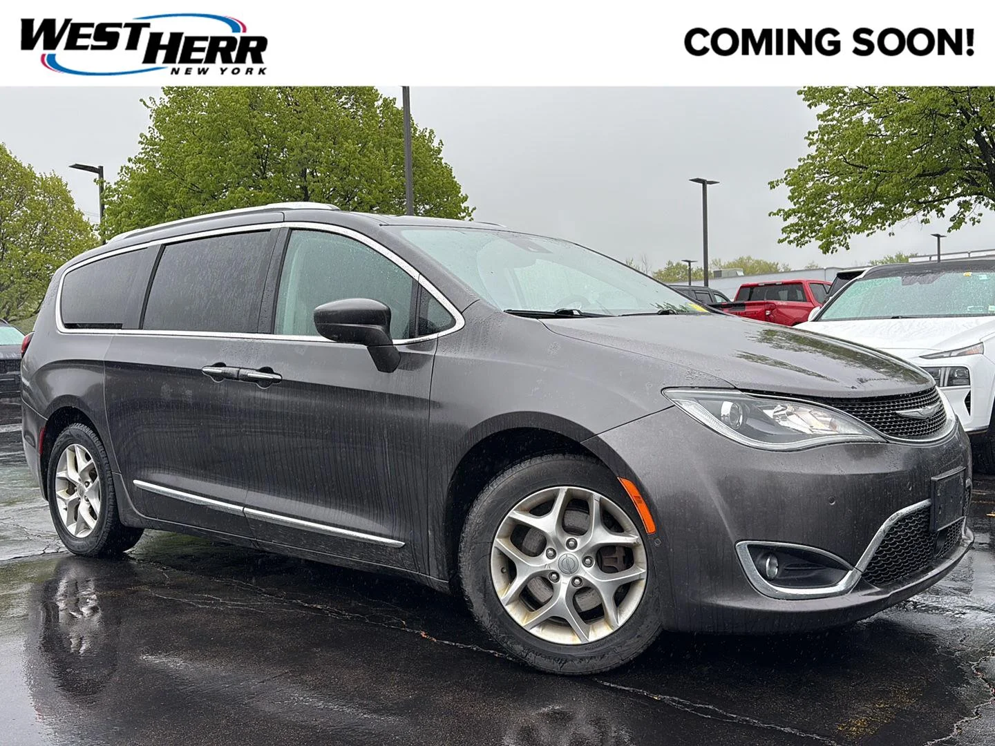2017 Chrysler Pacifica Touring-L Plus's photo