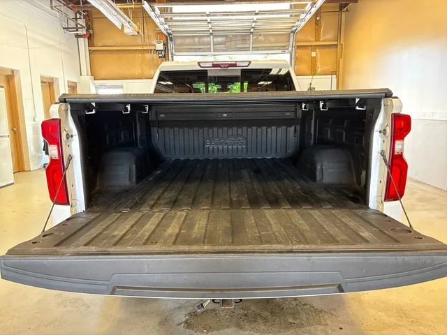 Used 2021 Beige Chevrolet High Country image 27