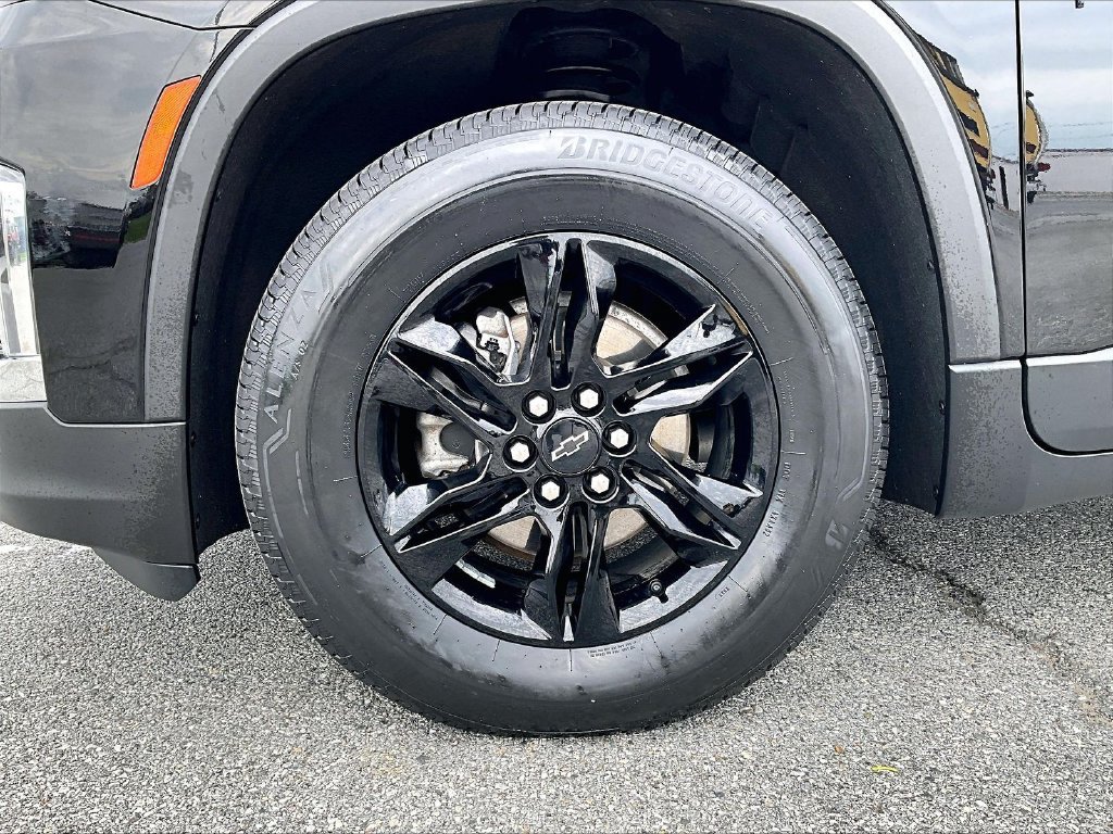 Used 2023 Black Chevrolet LS image 7