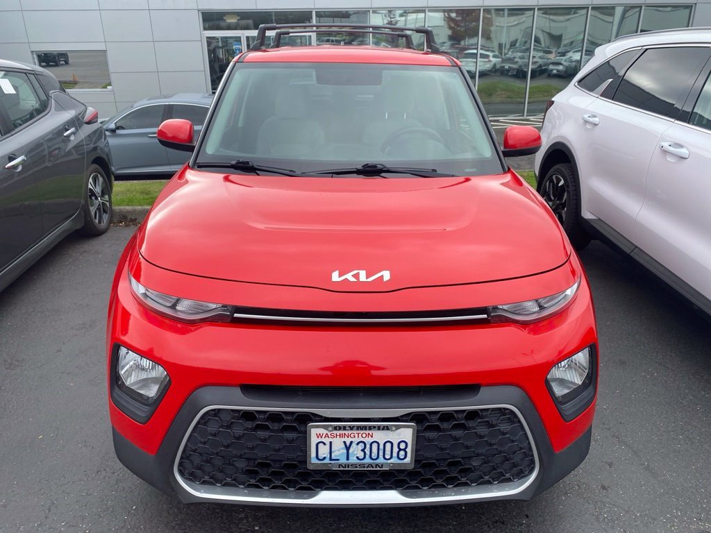 Used 2022 Red Kia LX image 7