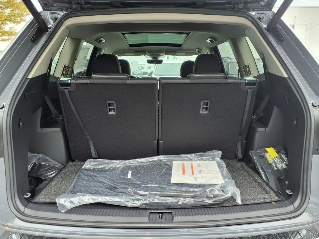 New 2026 Pure Gray Volkswagen 2.0T SE w/Technology image 8