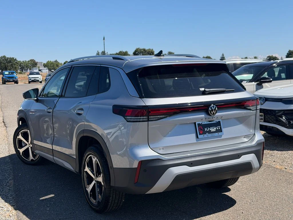 New 2026 Pyrite Silver Metallic Volkswagen SE image 9