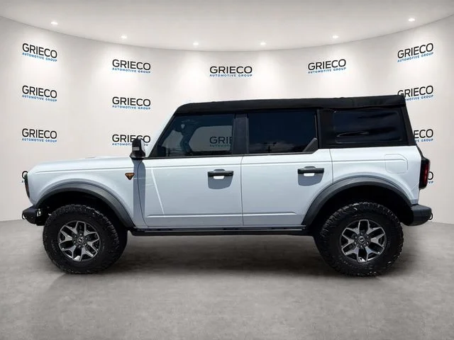Used 2024 Oxford White Ford Badlands image 35
