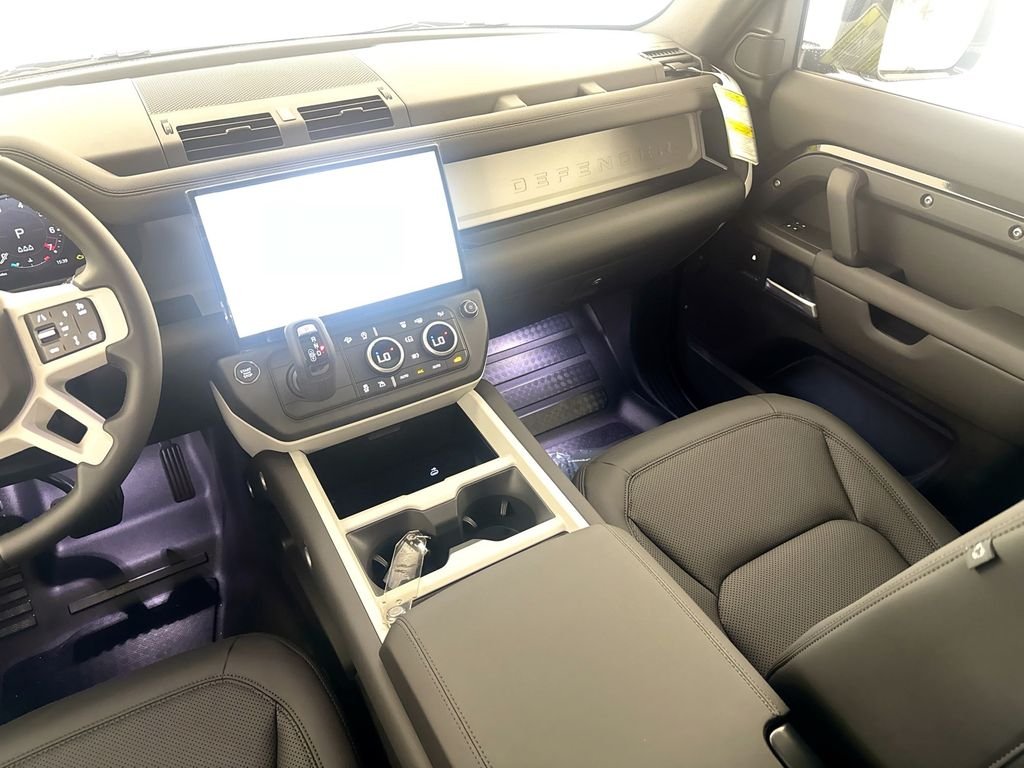 New 2026 Santorini Black Land Rover S image 22