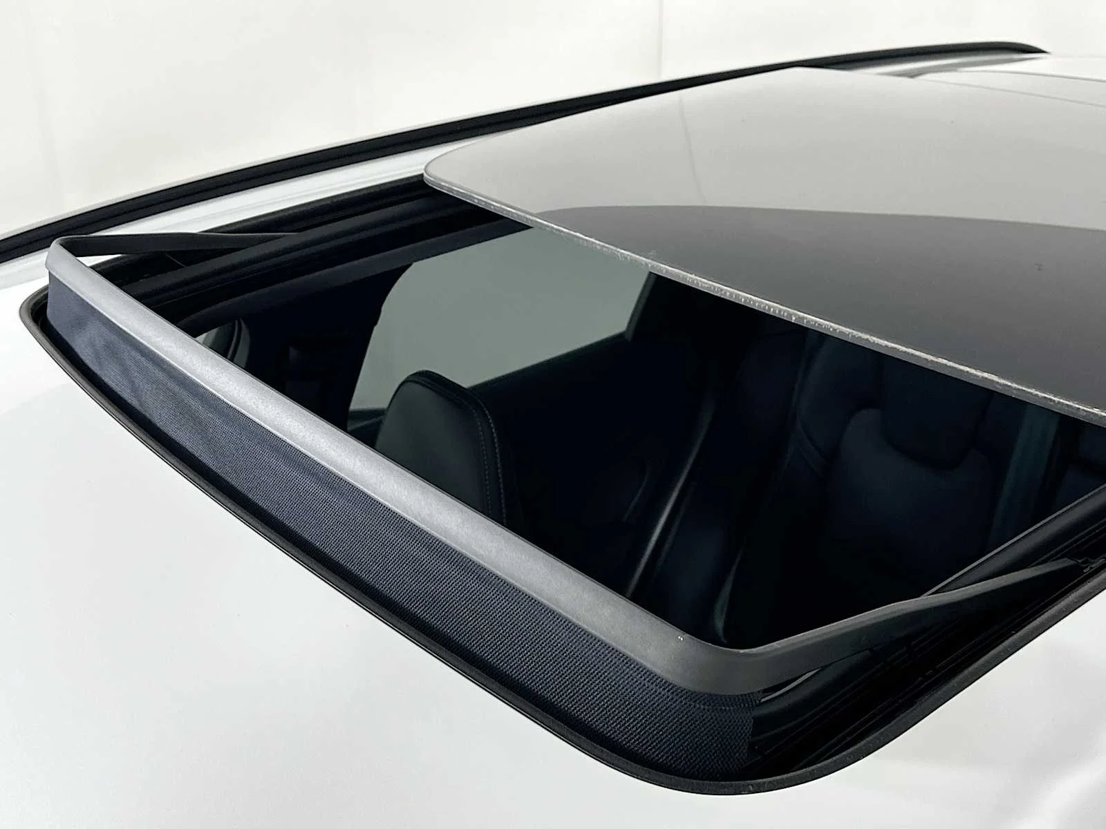 New 2026 Crystal White Volvo Ultra image 20