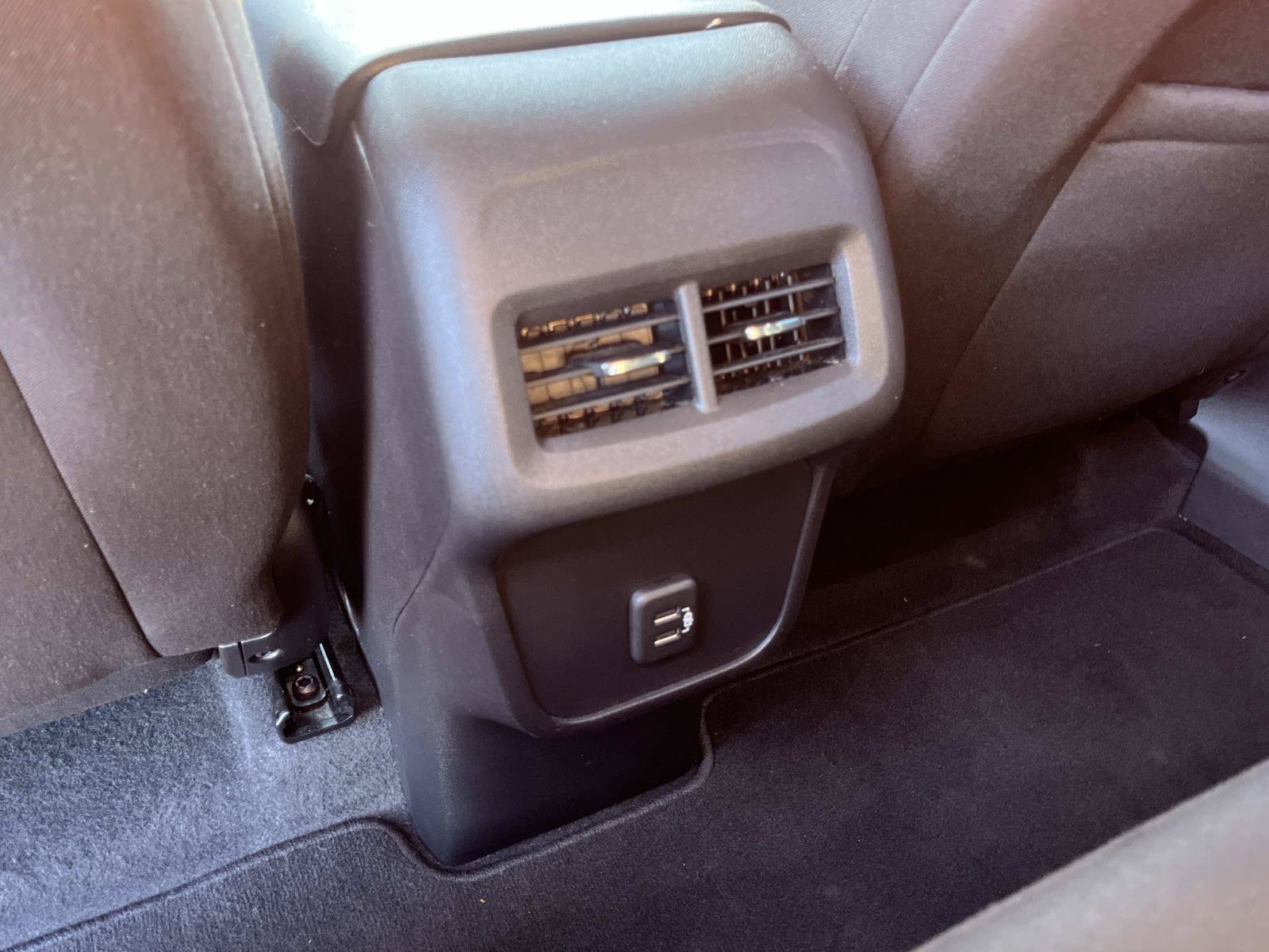 Used 2024 Summit White Chevrolet LT image 18