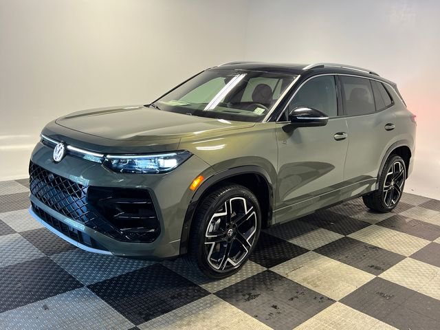 New 2026 Green Volkswagen 2.0T SEL R-Line Turbo image 3