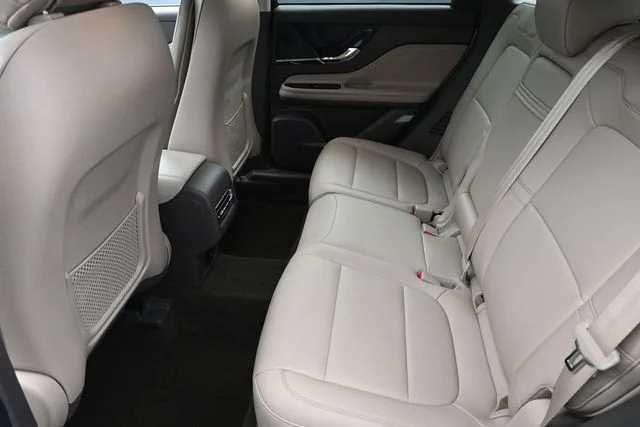 Used 2023 Pristine White Lincoln Standard image 21