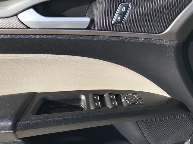 2018 Ford Fusion S photo 4