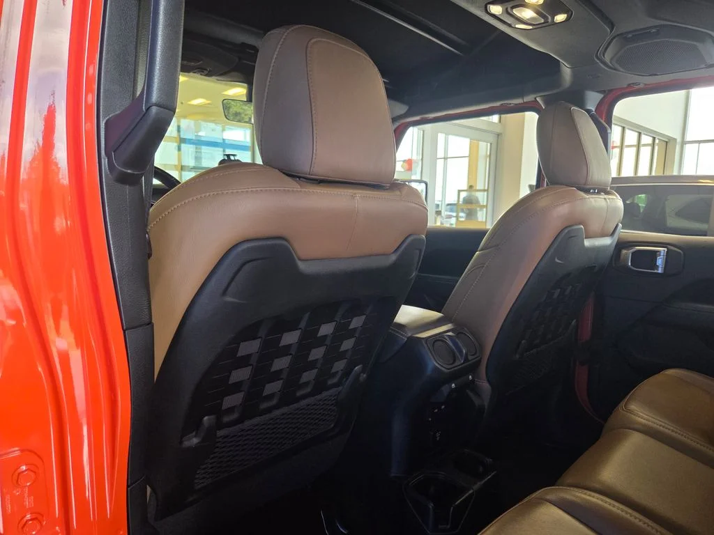 Used 2020 Punkn Metallic Clearcoat Jeep Rubicon image 17