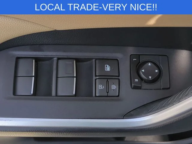 Used 2019 White Toyota XLE Premium image 14