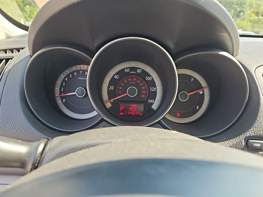 Used 2013 Black Kia EX image 18