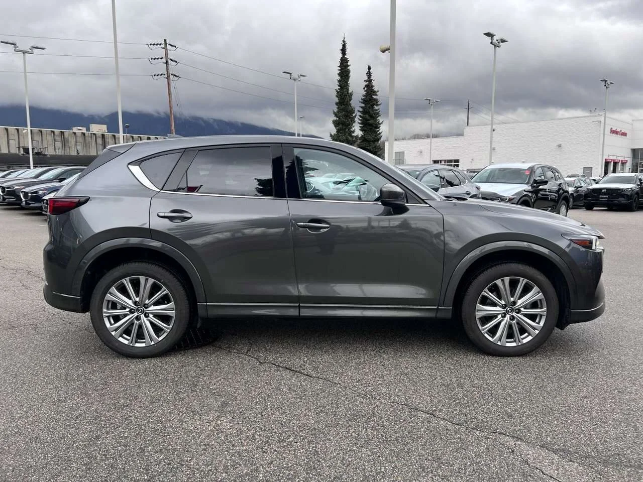 Used 2023  Mazda Signature image 5