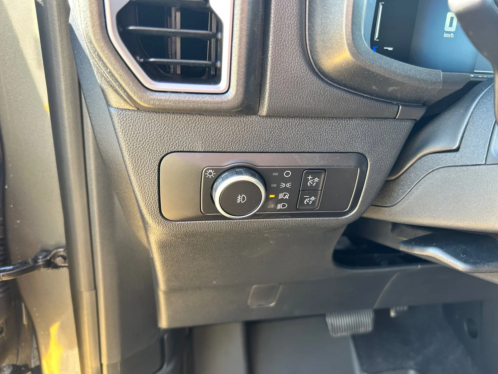 New 2026 Carbonized Grey Metallic Ford Outer Banks image 15