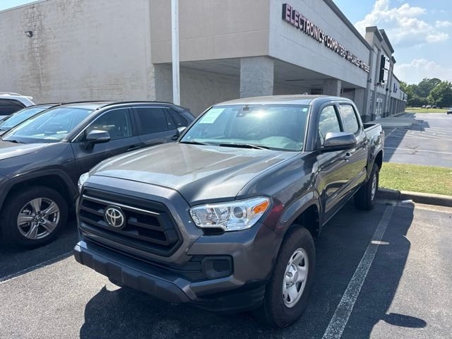 Used 2023  Toyota  image 2