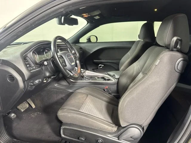 Used 2020 Pitch Black Clearcoat Dodge SXT image 11