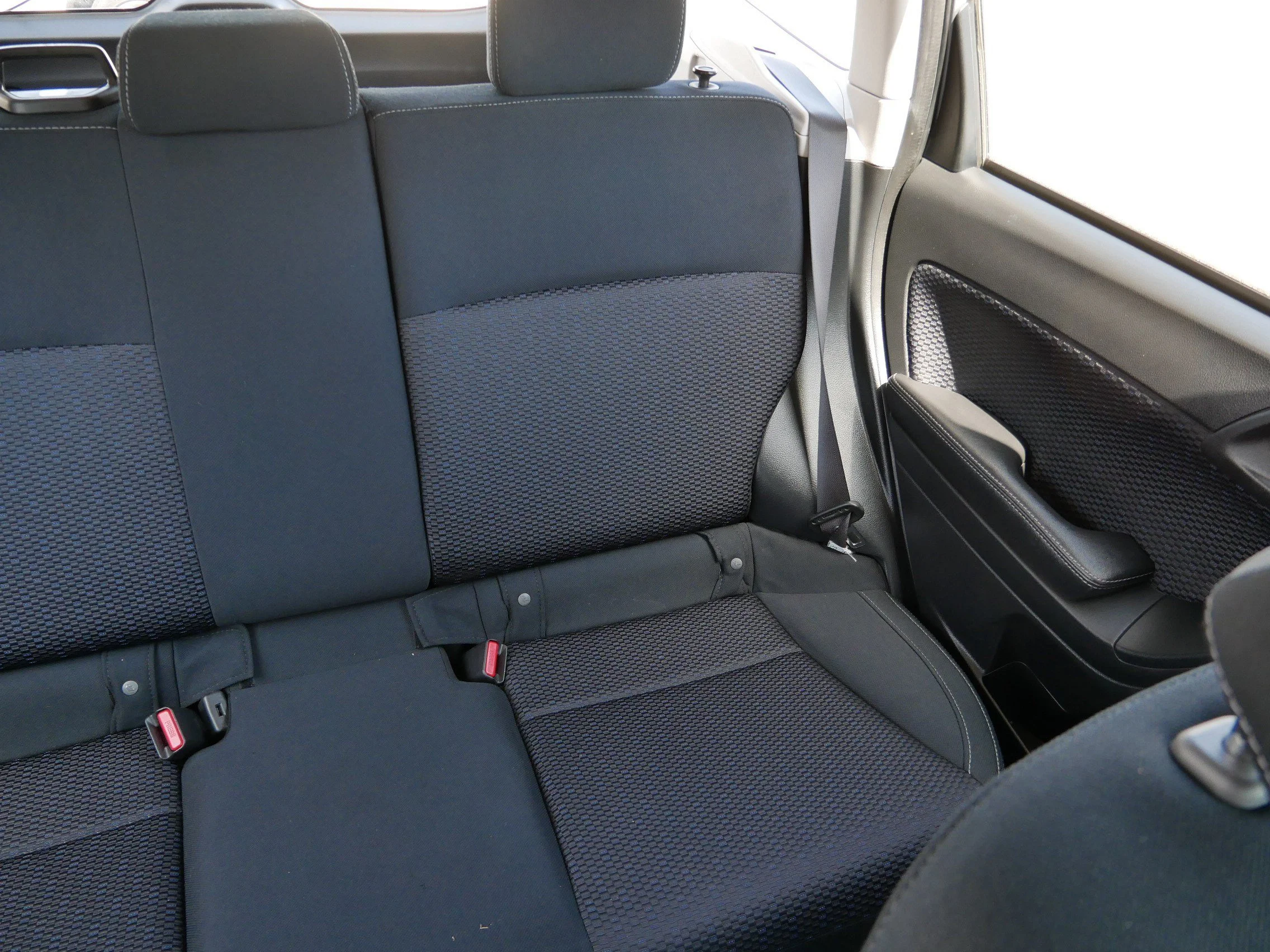 Used 2018 Ice Silver Metallic Subaru SUV 2.5I CVT image 14