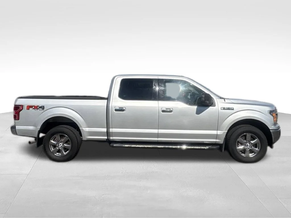 Used 2018 Silver Ford XLT image 2