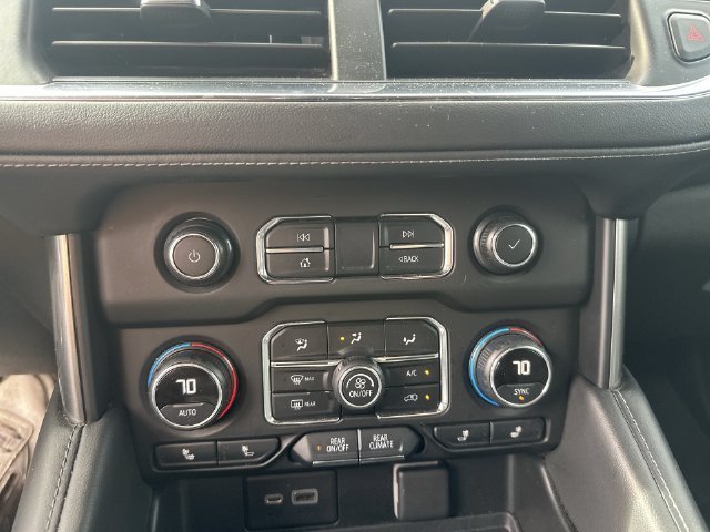 Used 2021 Gray Chevrolet Z71 image 28