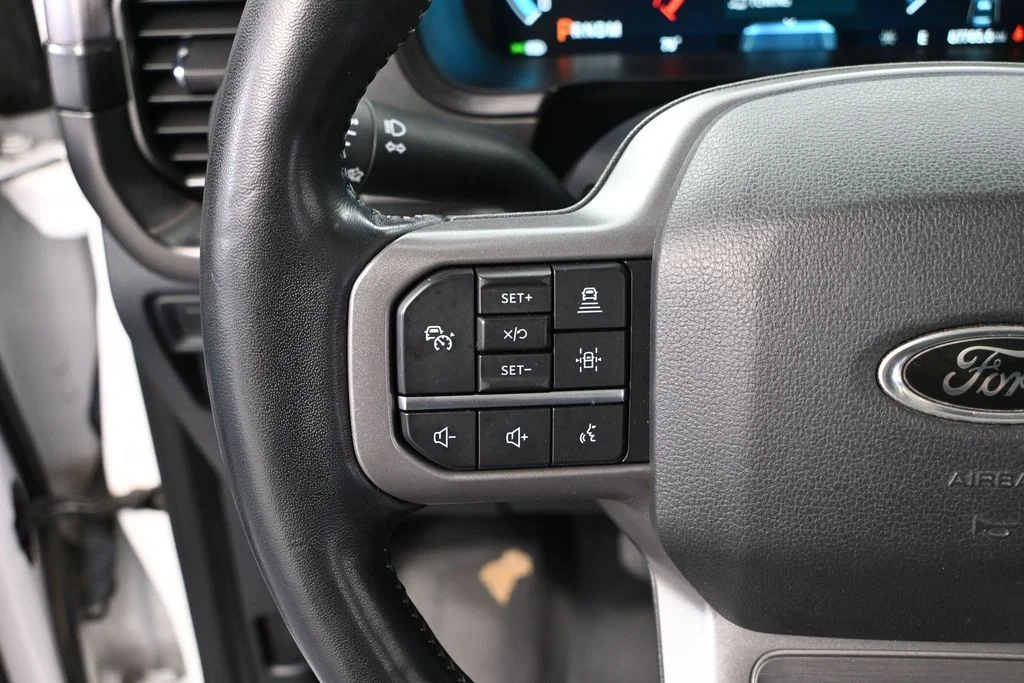 Used 2022 White Ford Lariat image 23