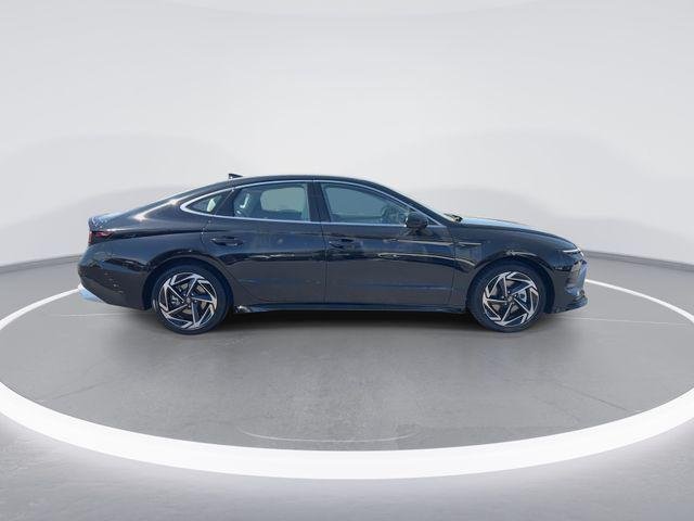 New 2026 Black Hyundai SEL Sport image 9