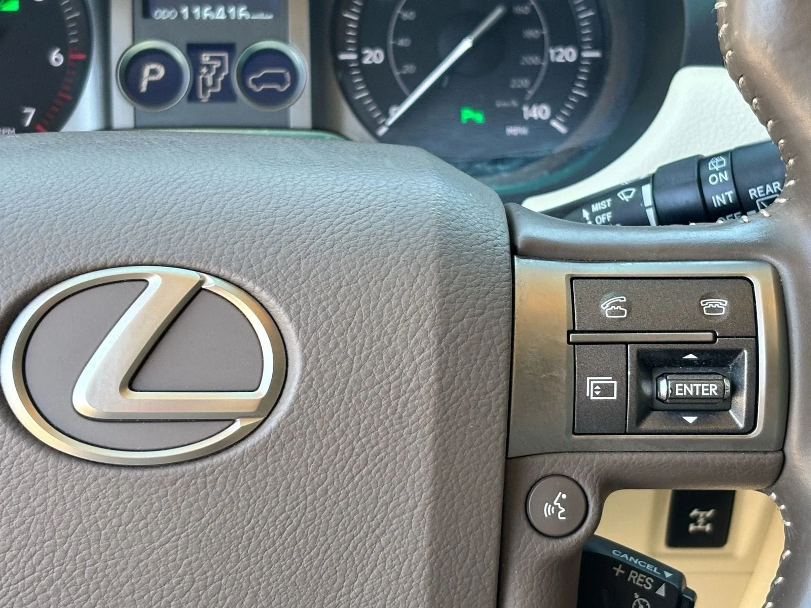 Used 2019 Starfire Pearl Lexus 460 image 19
