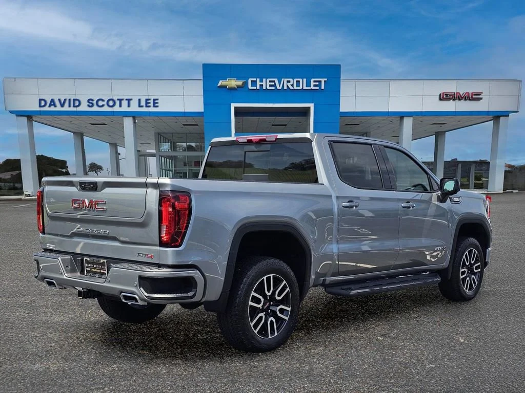 Used 2025 Sterling Metallic GMC AT4 image 9