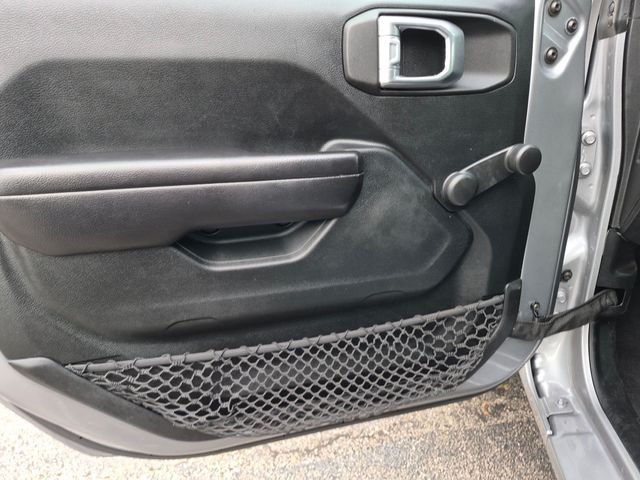 Used 2021 Silver Jeep Unlimited Sport image 12