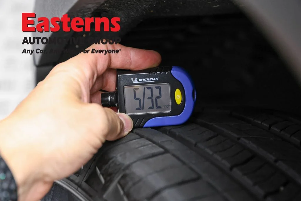 Used 2025 Black Jeep Altitude image 28